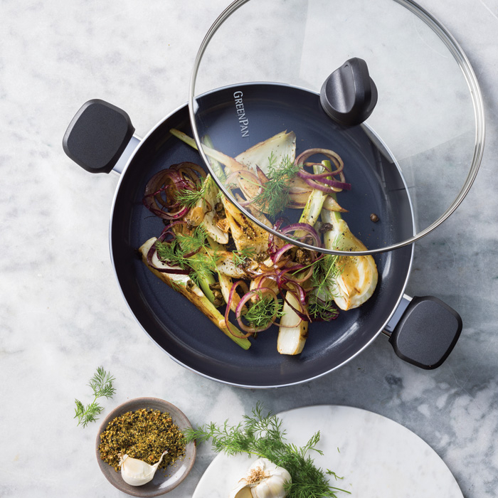 Skillet with glass lid